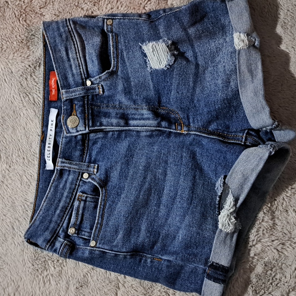 ☀️ 0 /24 Celebrity Pink The Iconic Jean short CS